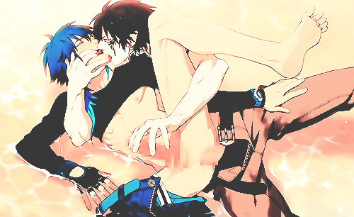 envy-and-pride:   envy-and-pride:  DRAMAtical Murder :Â Beach scene // Aoba x Ren