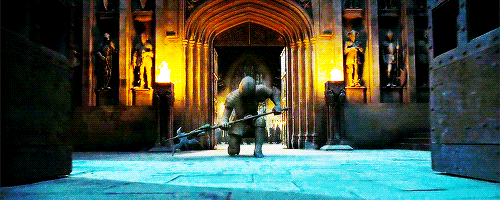 harrypottergif:  Piertotum Locomotor! 