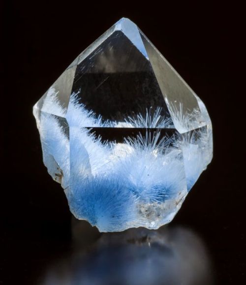 blue-ice-veins - Quartz crystals with blue needles of...