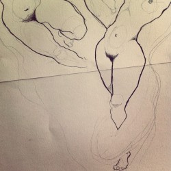 kateshields:  More figures…on a new piece of paper. (Its pretty big) #drawing #progress 