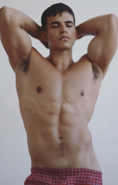 dave1001:  phfantasists:  Zohar Zeytuni by Nimrod Peled   Dreamy!