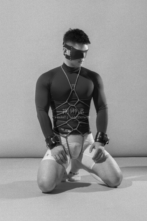 It seems that this muscular and handsome straight dude enjoys my rope work badly.