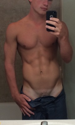 wildbait:  18m swimmer nude tease :) Posted