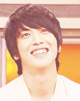 yonghwainmyhead:     Yonghwa photosets:    Dalgona       