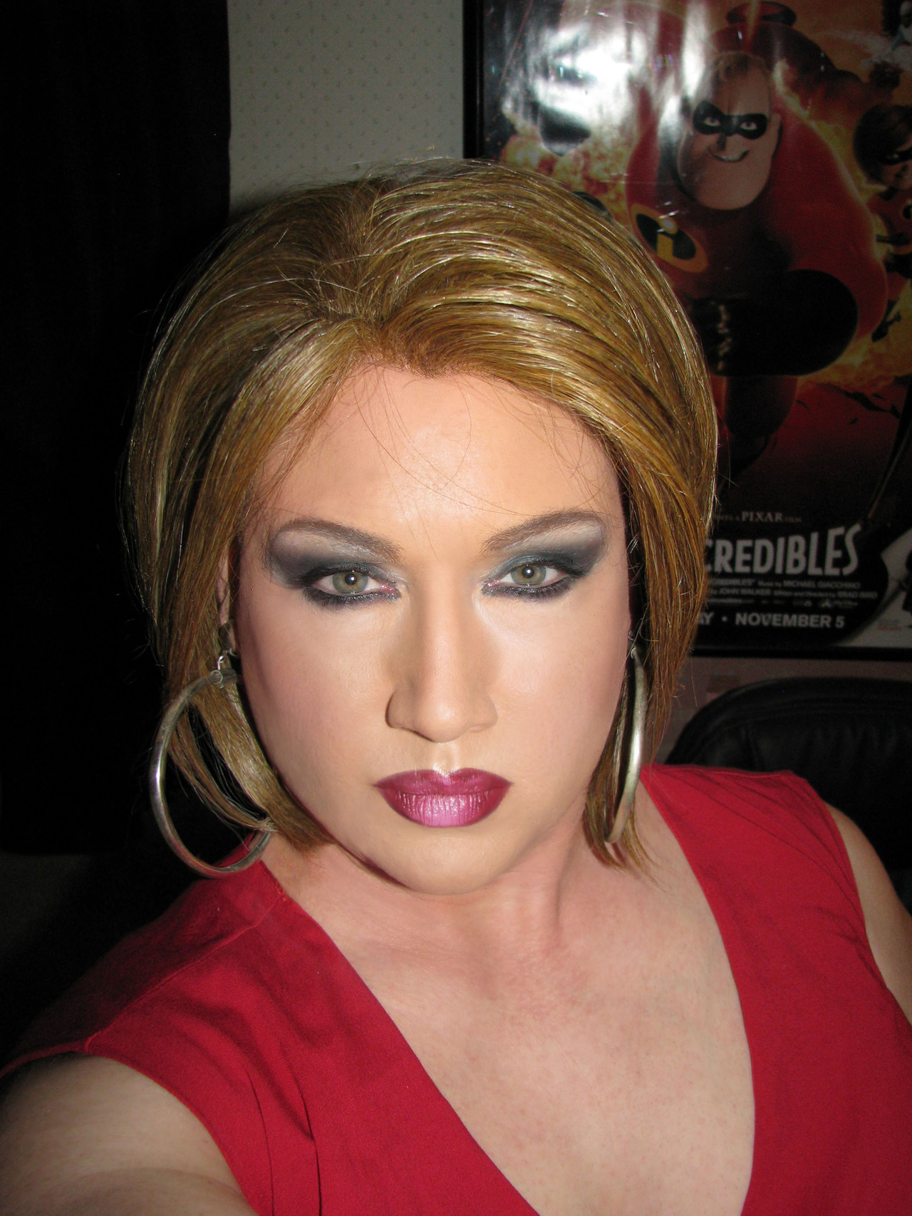 abbyobriensgenderbendingblog:  Another of my RBF photos. “This is my happy face”
