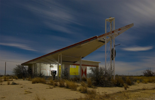 archatlas:  Road Trip by Noel Kerns     Noel Kerns is a Dallas-based photographer specializing in capturing Texas’ ghost towns, decommissioned military bases, and industrial abandonments at night. Growing up in the central Texas hill country, Kerns
