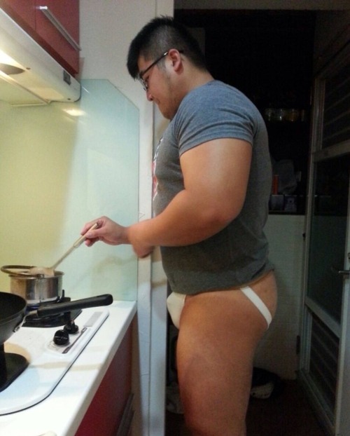 lupinball:  Happy sexy meal ~  Sexy… Luv the jock