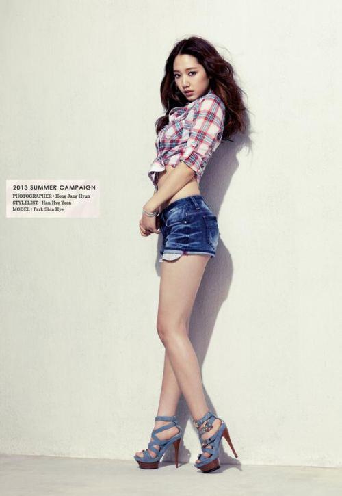 Park Shin Hye - Jambangee Summer Collection Pics