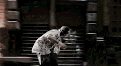 thisiselliz:  lil boosie running away from the apocalypse 