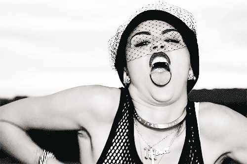 stfukarla:  ♡ i follow everyone back ♡