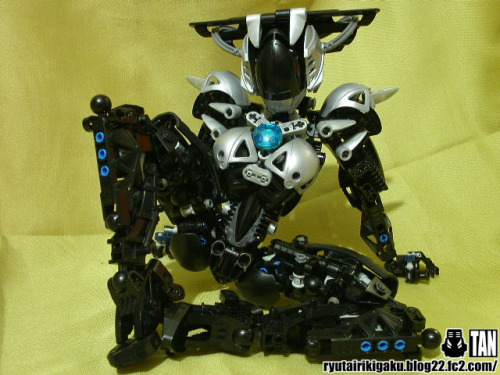 cavalier-renegade:  nautilusopus:  bidoof:  i want to date a hot bi girl but the bi doesn’t stand for bisexual, it stands for bionicle. i want to date a hot bionicle girl    dang.   hot~ < |D’‘