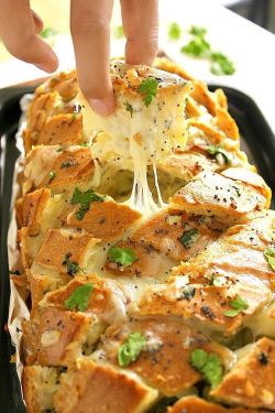 built-to-destroy:  Stuffed Cheesy Bread on