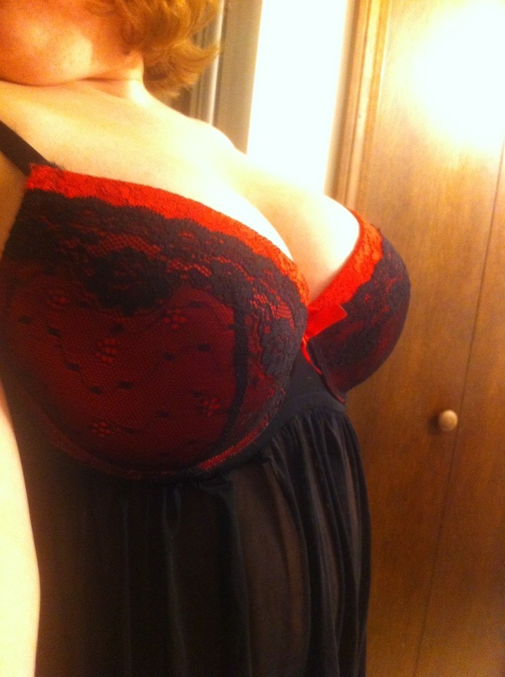 xarv:  Because I’m so fucking lucky to have this girl as my own  He is a lucky