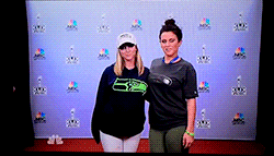 sheisraging:  Celebrity Photobombs with Chris Evans and Chris Pratt