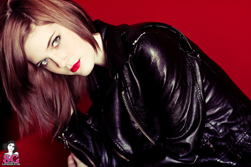 levee-suicide:  [SG] Levee - Sullen Girl 