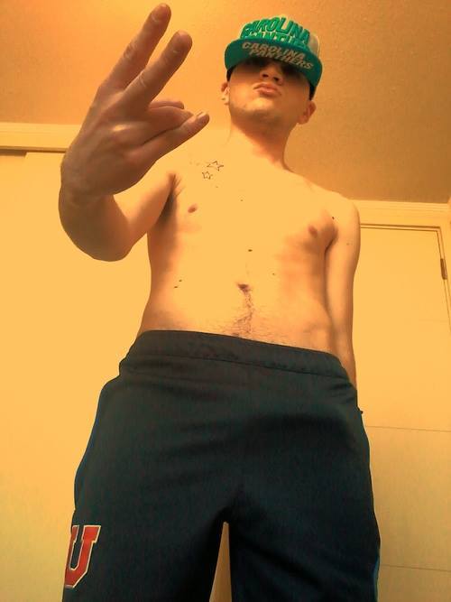 flaitecitosaldesnudo:  GRANDE LA “U” http://flaitecitosaldesnudo.tumblr.com/