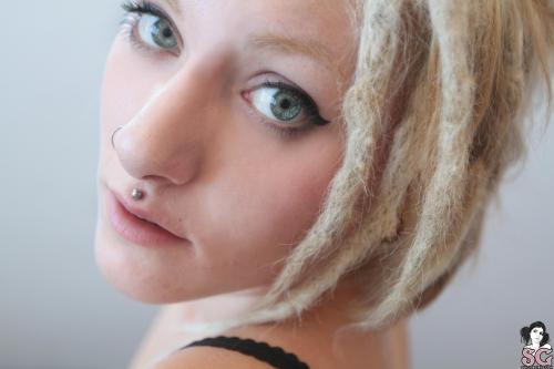 Porn past-her-eyes:   Core Hopeful  core.suicidegirls.com photos