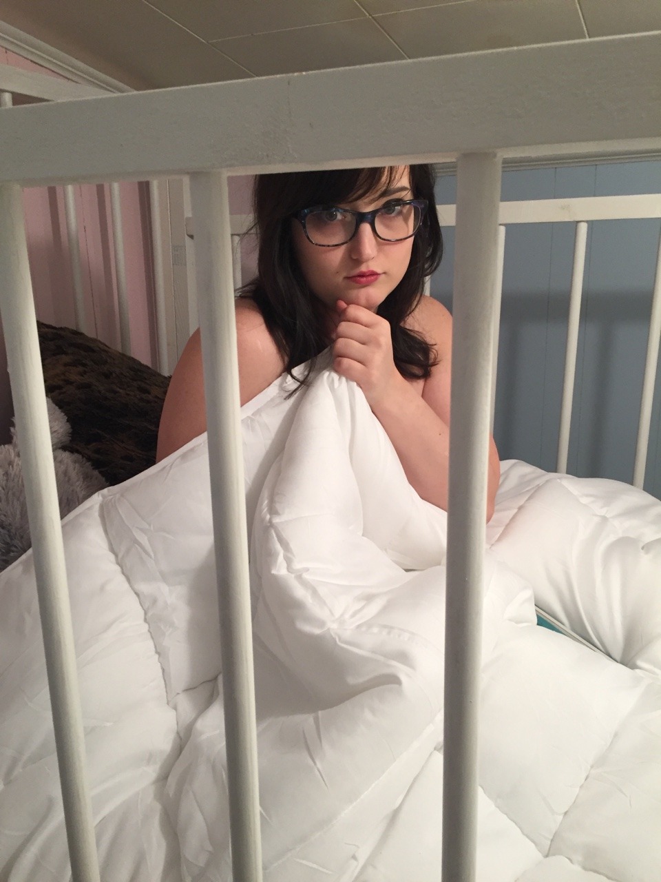 crinklelife:  Naptime in the crib! 😴 💤 💤 🛏