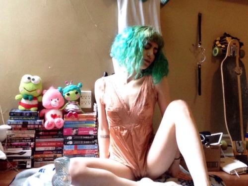 disgustinghuman:  basking in the morning sun~ 