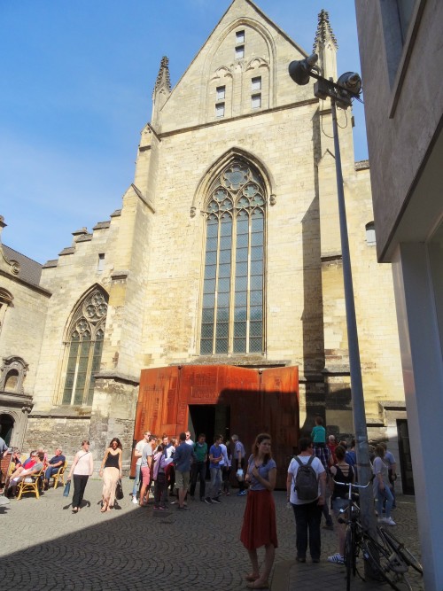 agirlnamedjana: Book shop in an old church in Maastricht. Part I. [Part II] I want to be back there 