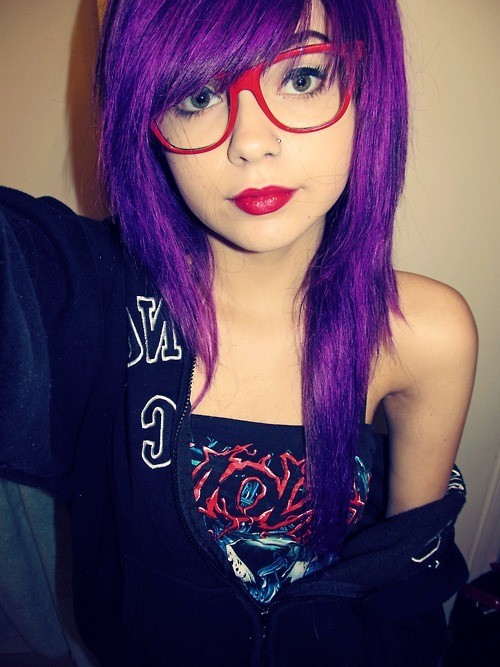 redheadkatielove:  Red Glasses . Pale Girls Are Sexy 