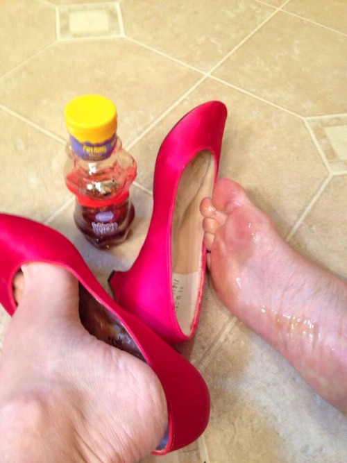 ropemaster69: Lotion covered feet and heels