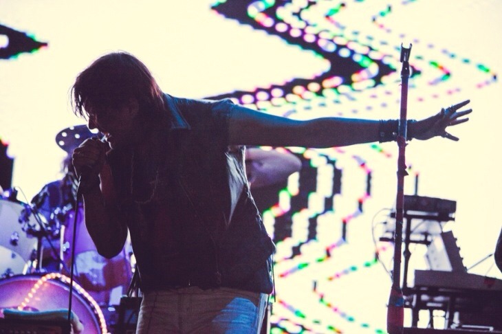 juliancasablancasfrenchkiss:  Everyone lies to me and tries to sell me stuff, but