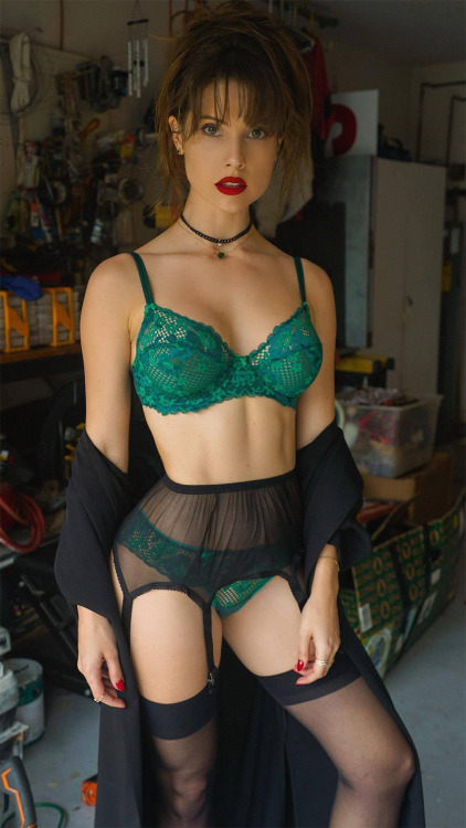 beauty-lingerie-show: Green and black power - stronger than all your tools……Amanda Cerny