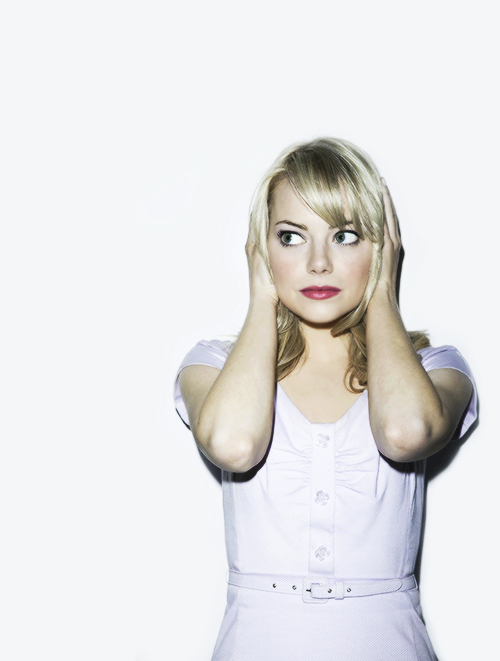 phoebetonkined:  I think women should wear whatever makeup they want for themselves.