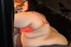 Porn bricout:  ssbbw eating photos