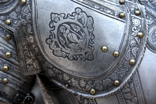 aenomnom:  neuromaencer:  Detail of Pauldron / Italy, 1571. photographed by THoog   