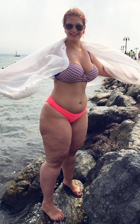 brilimages: clubpemed:Approved Love those thighs