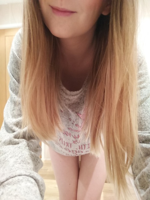 lost-girl-23:  Guess who has some new gif material? 😘