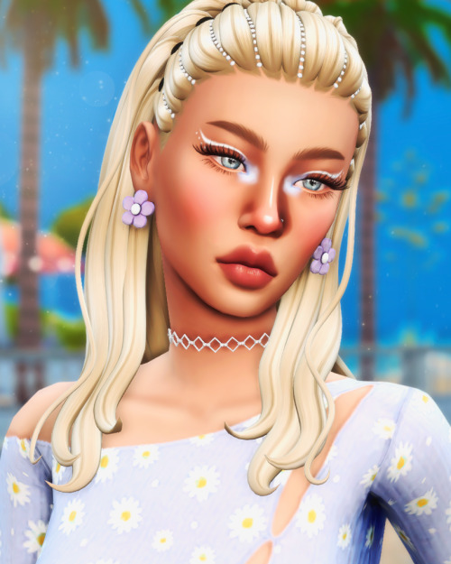 theblondesimmer: Bethany I was so excited when @daylifesims asked me to test out their latest hairs.