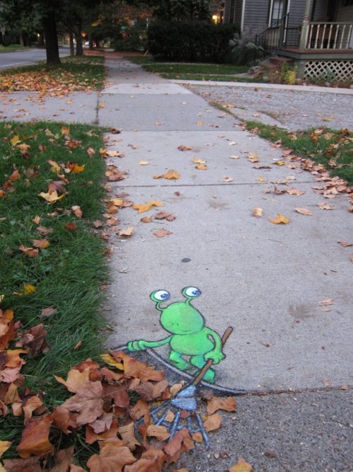 cherrispryte:  penguinperversion:  mlloydart:  Chalk Art by David Zinn  I love this.  The world is in need of more beautiful weirdness like this. 