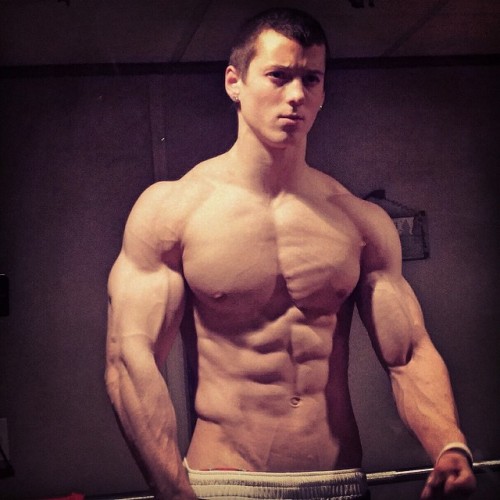 musclepuppy: Gymspiration of the Day When Coach says flex&hellip;