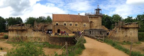 ultrafacts:Guédelon Castle is a medieval construction project located in Treigny, France. The object