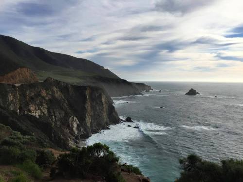 Big SurRugged headlands, wave-lashed cliffs, sheltered coves, beaches, natural arches, jagged islets