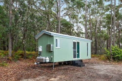 dreamhousetogo:    Lifestyle Series 7200NL Tiny House by Designer Eco Tiny Homes