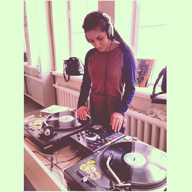 pollisha:  #Dj #waackingday #vinyl (в Right Dance Station) 