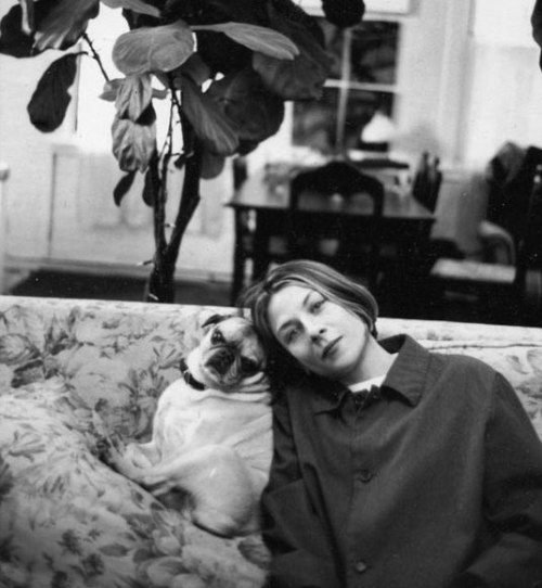 last-baudelaire: here is a picture of Donna Tartt and a pug