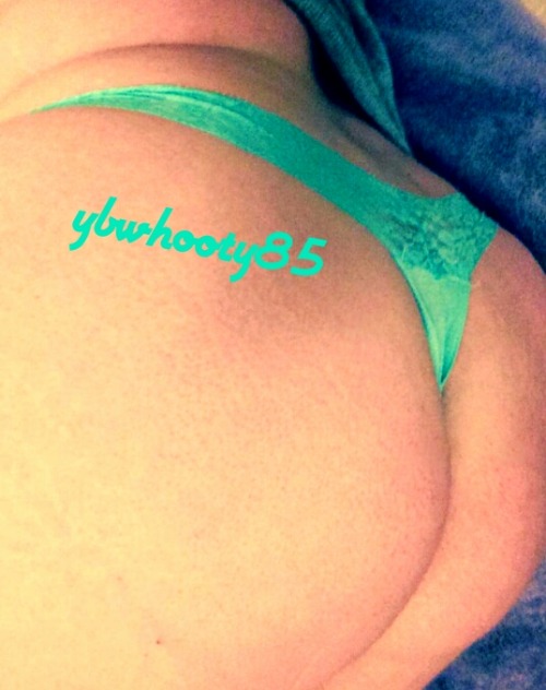 ybwhooty85:Live shot… Enjoy…