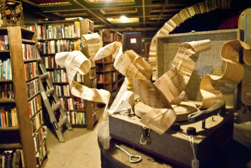 500daysofforeveralone:coolthingoftheday:The Last Bookstore in Los Angeles, California.Im gonna go ne