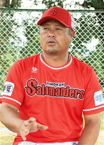 zurumukechinpolove: dadnews: 細川亨さん火の国サラマンダーズ、細川監督ら退団　松岡、吉村コーチも　プロ野球[熊本日日新聞]2021-09-28 これで41才？！貫禄あるなぁ