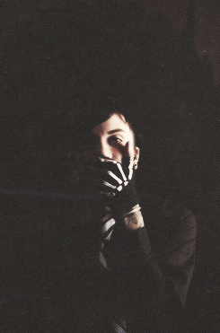 fronkenweenie:  frank iero’s skeleton gloves appreciation post 