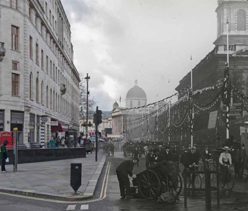 archatlas:London Street Scenes Then & Now The Streetmuseum App 2.0 from the Museum of London giv