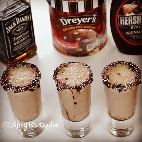 tipsybartender:  Just posted on YouTube: DIRTY ROCKY ROAD SHOOTERS 4 oz. (120ml) Jack Daniels Whiskey 4 oz. (120ml) Milk 1 1/2 Pints Rocky Road Ice Cream Sprinkles Chocolate Chips Toasted Marshmallows Sprinkles #jackdaniels #whiskey #icecream  LADIES!?!? 