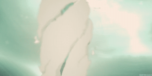 glitchcity:  Waterbenders are natural ballerinas. 