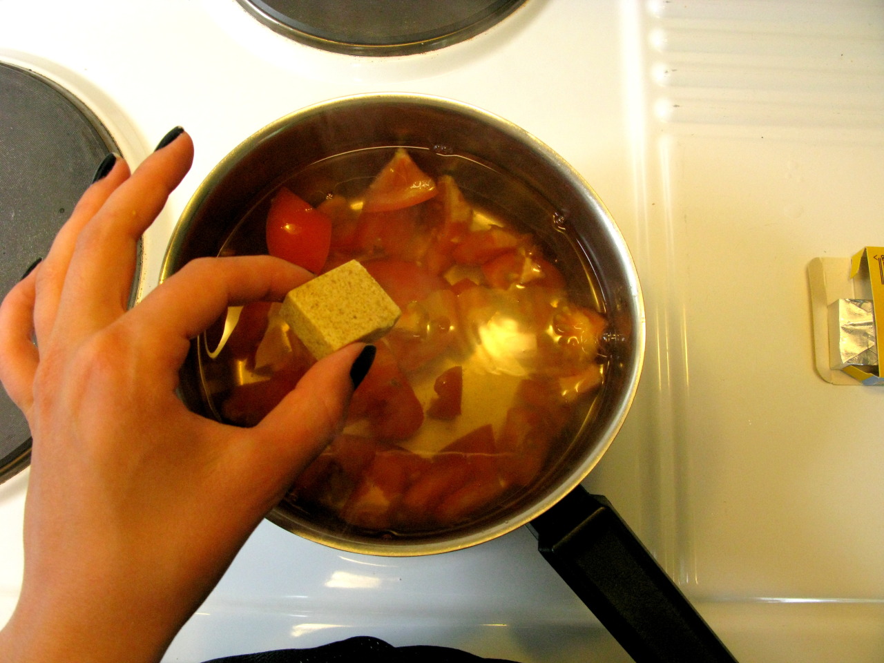 boobpinch:  this takes ten minutes to do: cut tomatoes and put them in a pot with