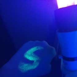 bustysara:  I now have UV gel! If you would like a custom photoset email on sarawillis43@gmail.com xxx